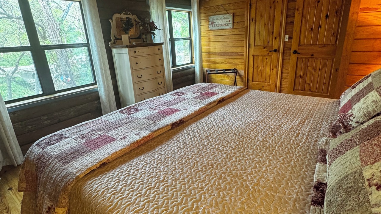 Photo of Bedroom in Wimberley