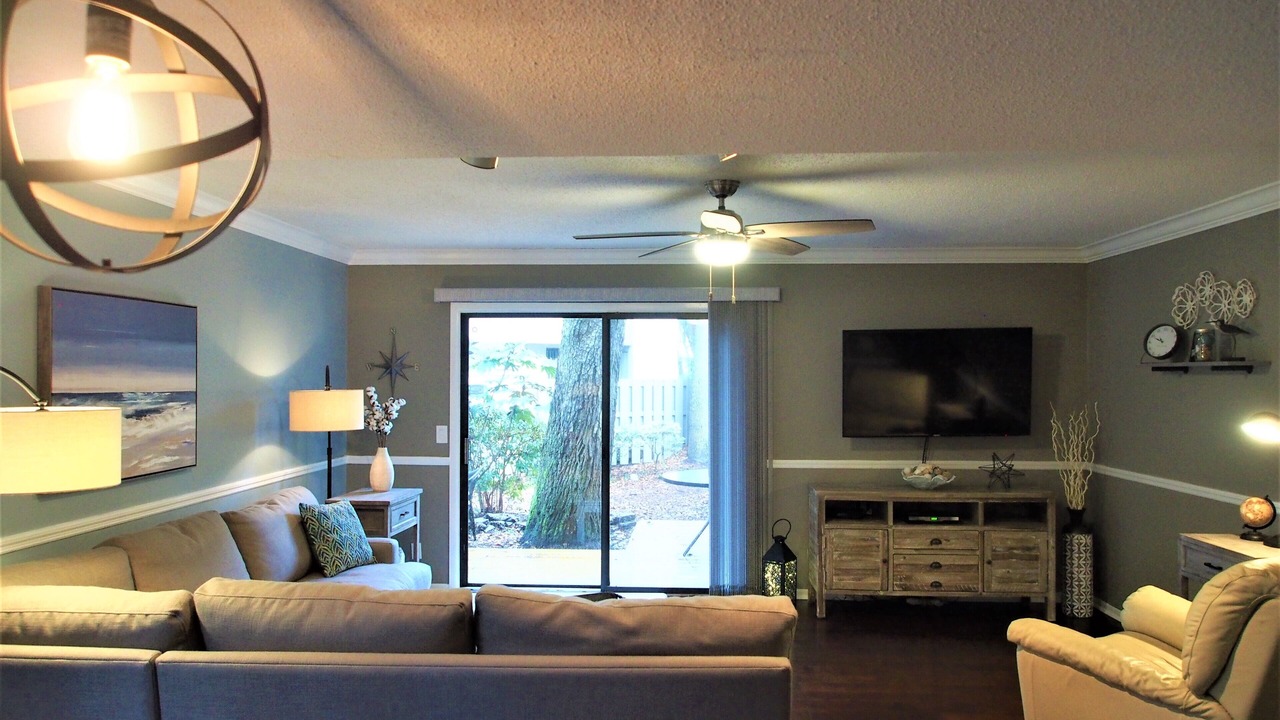 Photo of Livingroom in Folly Field