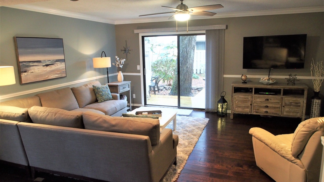 Photo of Livingroom in Folly Field