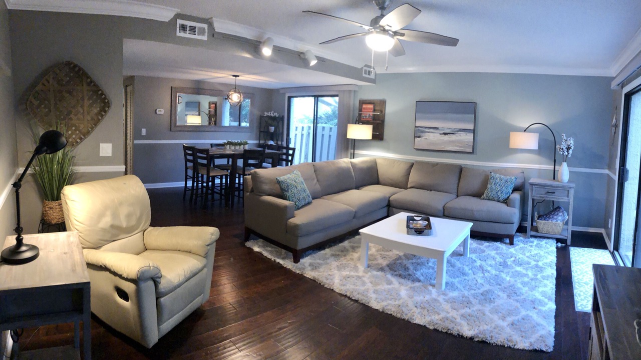 Photo of Livingroom in Folly Field