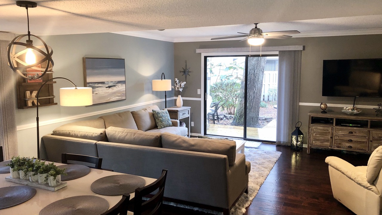 Photo of Livingroom in Folly Field