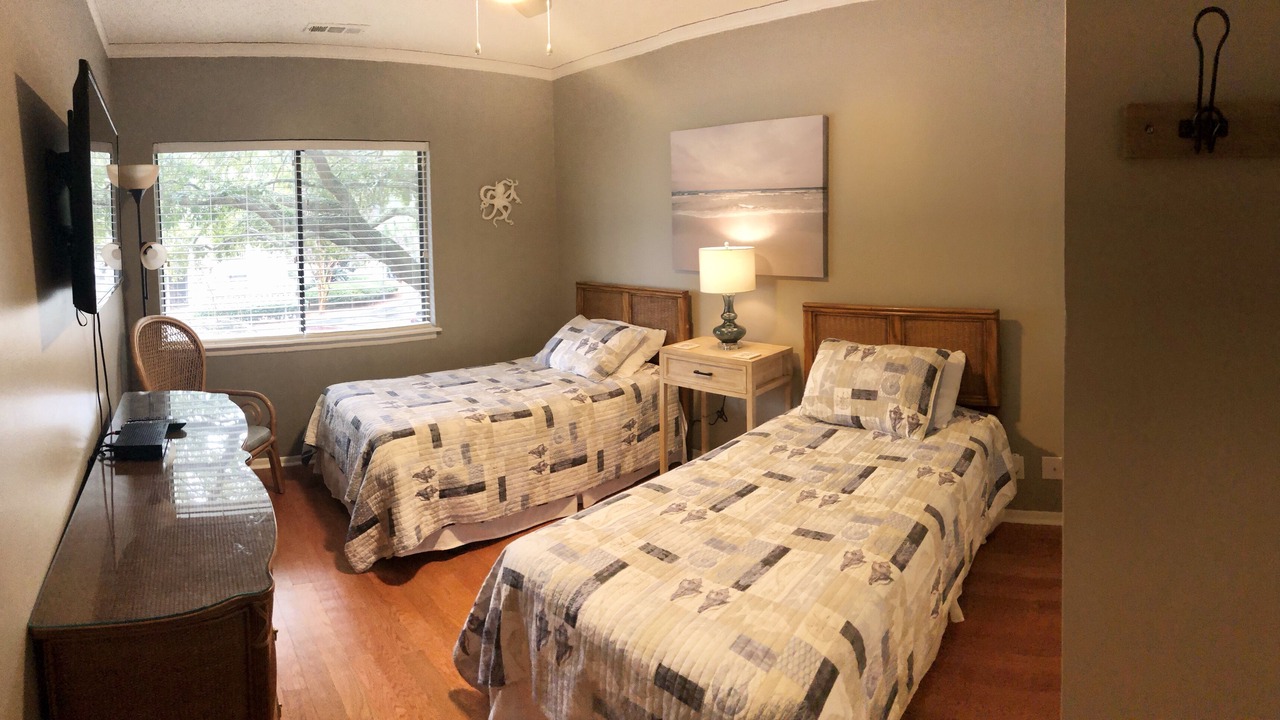 Photo of Bedroom in Folly Field