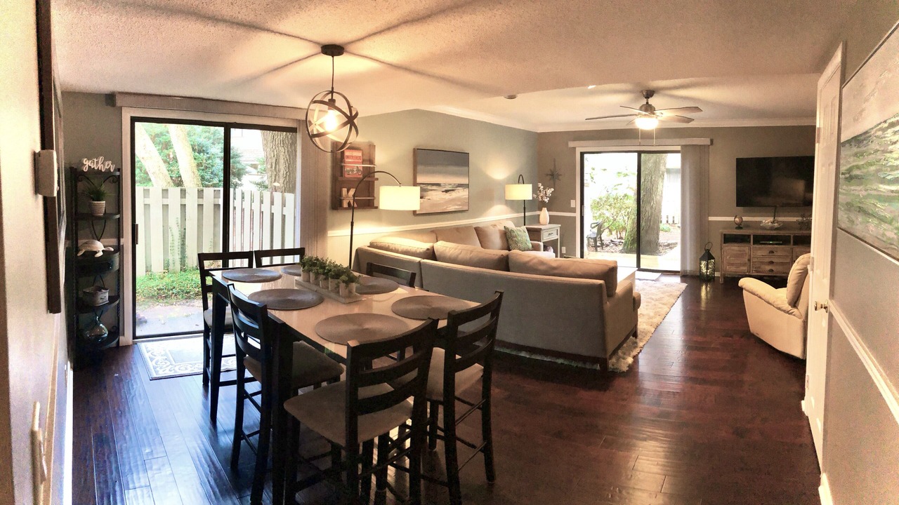 Photo of Livingroom in Folly Field