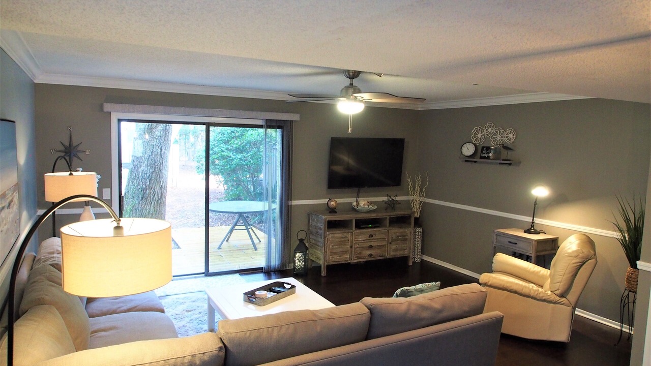 Photo of Livingroom in Folly Field