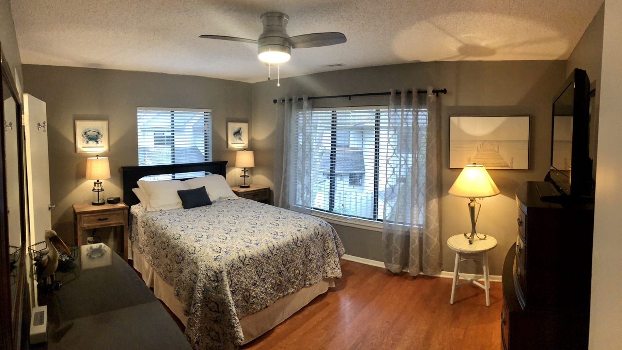 Photo of Bedroom in Folly Field