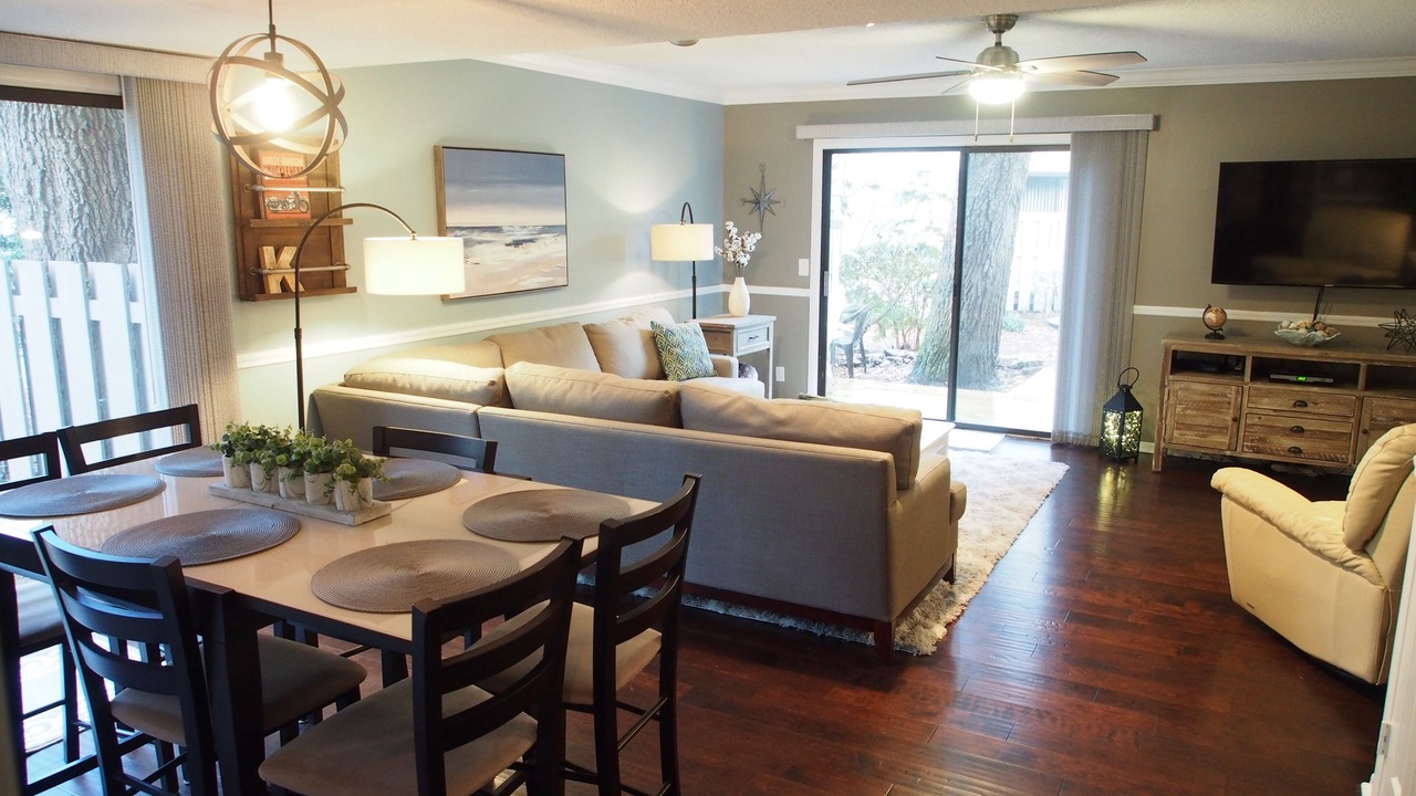 Photo of Livingroom in Folly Field