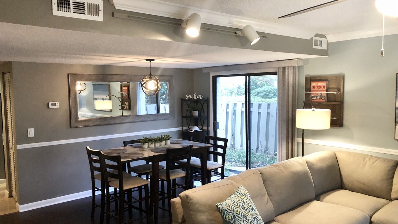 Photo of Livingroom in Folly Field