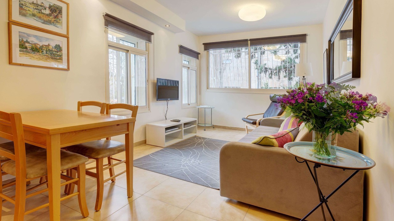 Photo of Livingroom in Emek Refaim