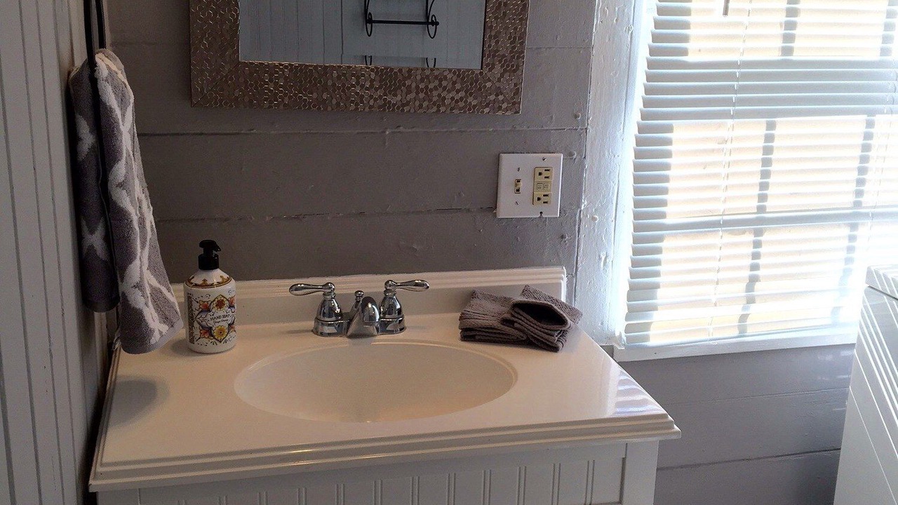 Photo of Bathroom in Beach Institute