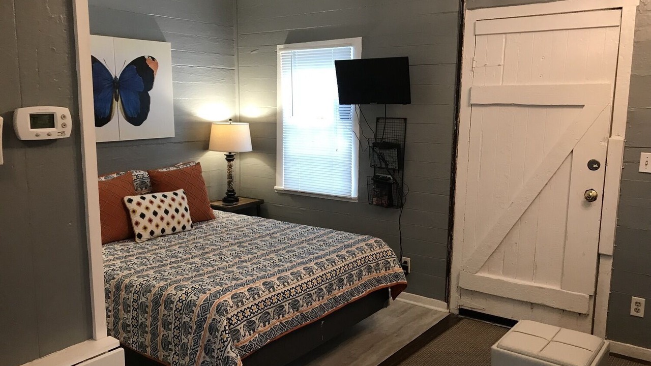 Photo of Bedroom in Beach Institute