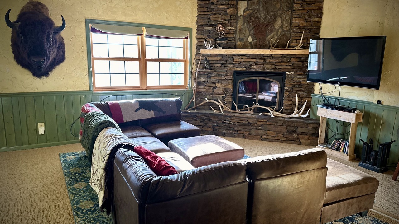 Photo of Livingroom in Hill City