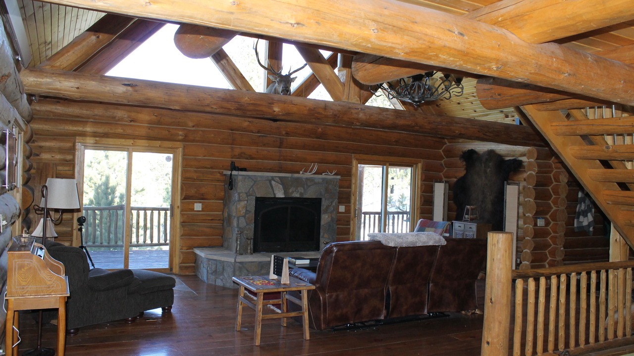 Photo of Livingroom in Hill City