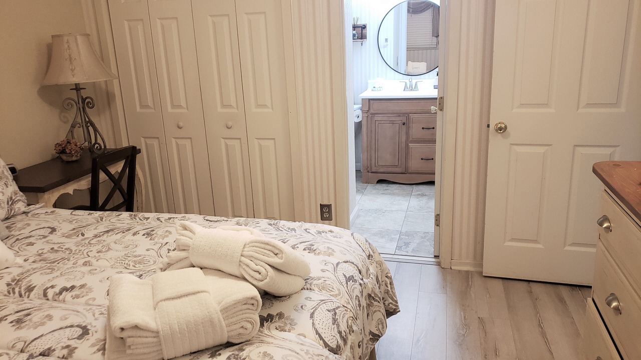 Photo of Bedroom in Folly Field