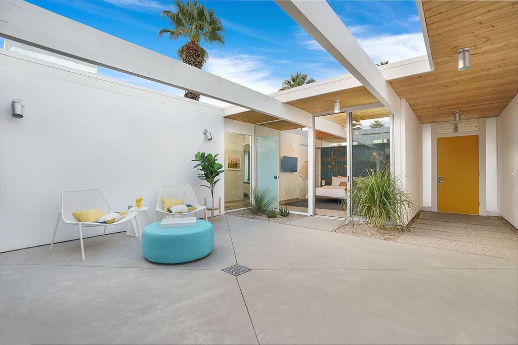 Photo of Patio Balcony in Tahquitz River Estates