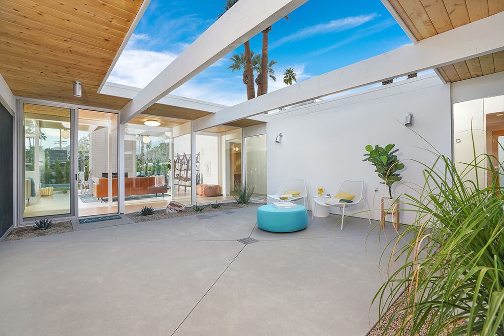 Photo of Patio Balcony in Tahquitz River Estates