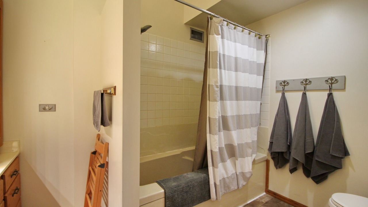 Photo of Bathroom in Sylvan Lake