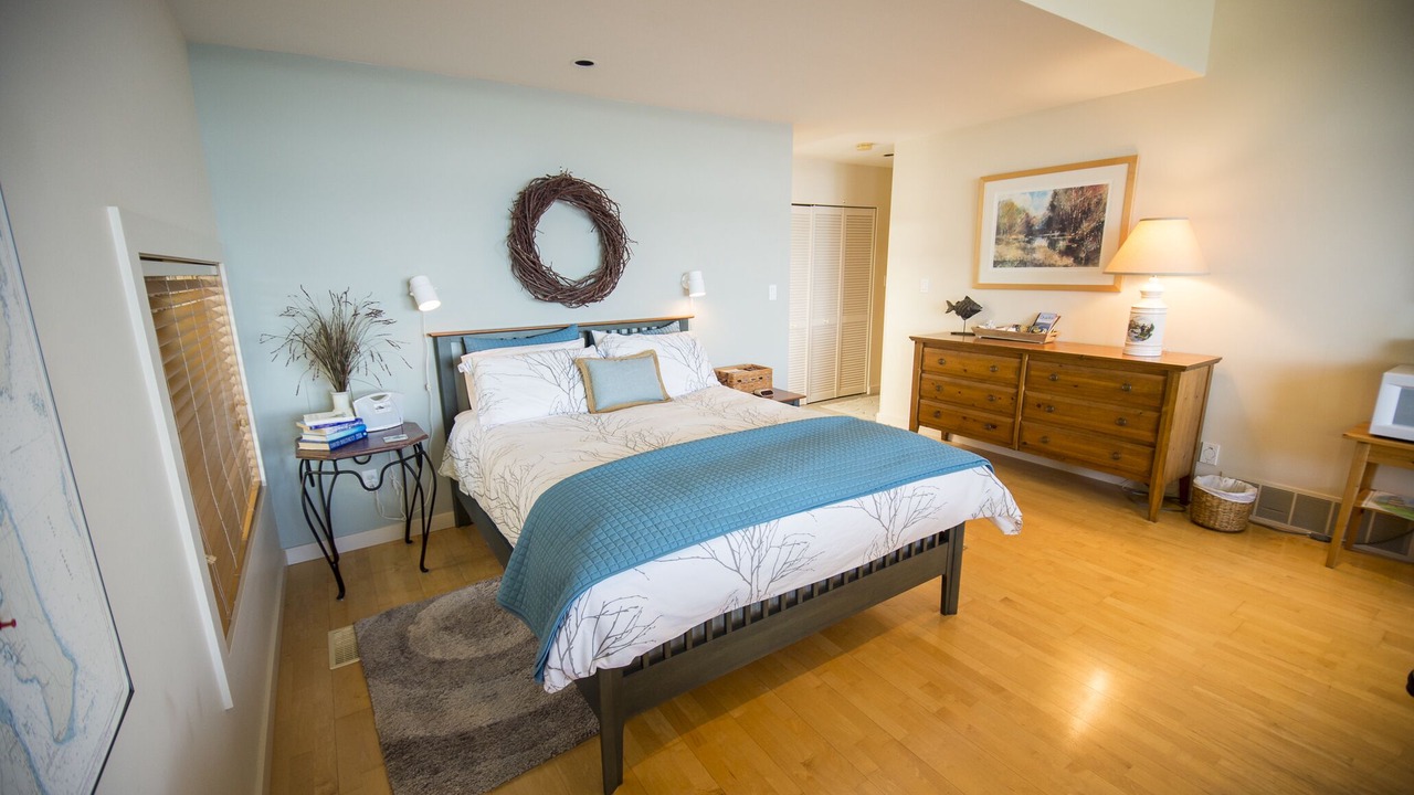 Photo of Bedroom in Quadra Island