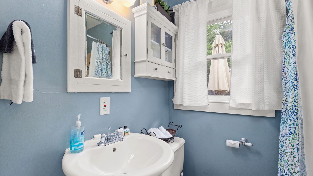 Photo of Bathroom in Canyon Lake