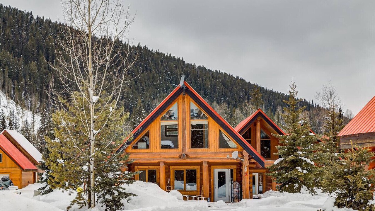 Photo of Outdoor in Golden