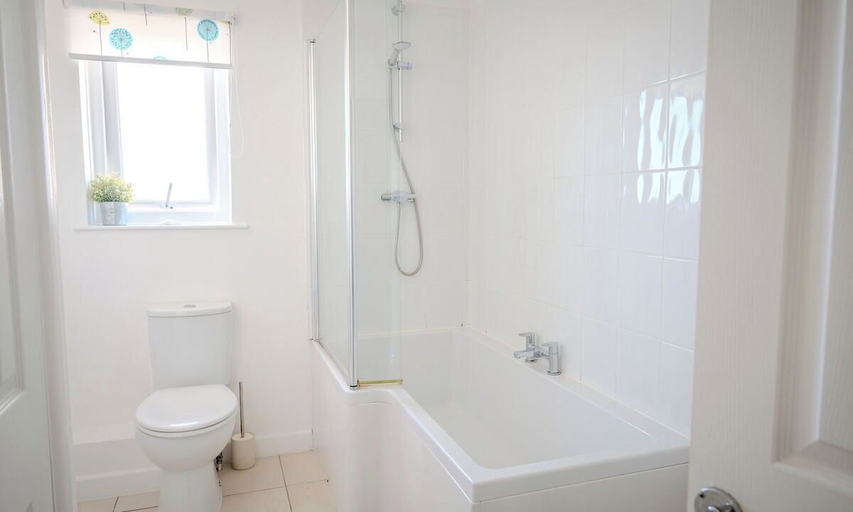 Photo of Bathroom in Widemouth Bay