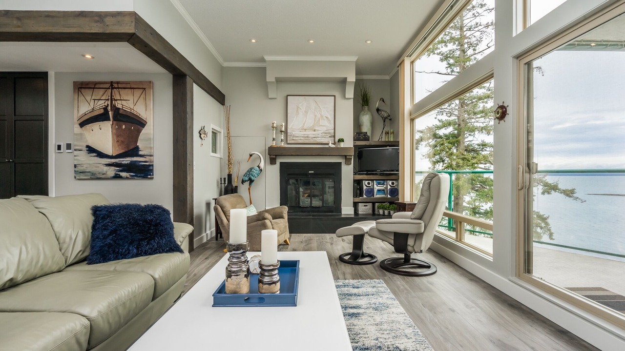 Photo of Livingroom in Yellow Point