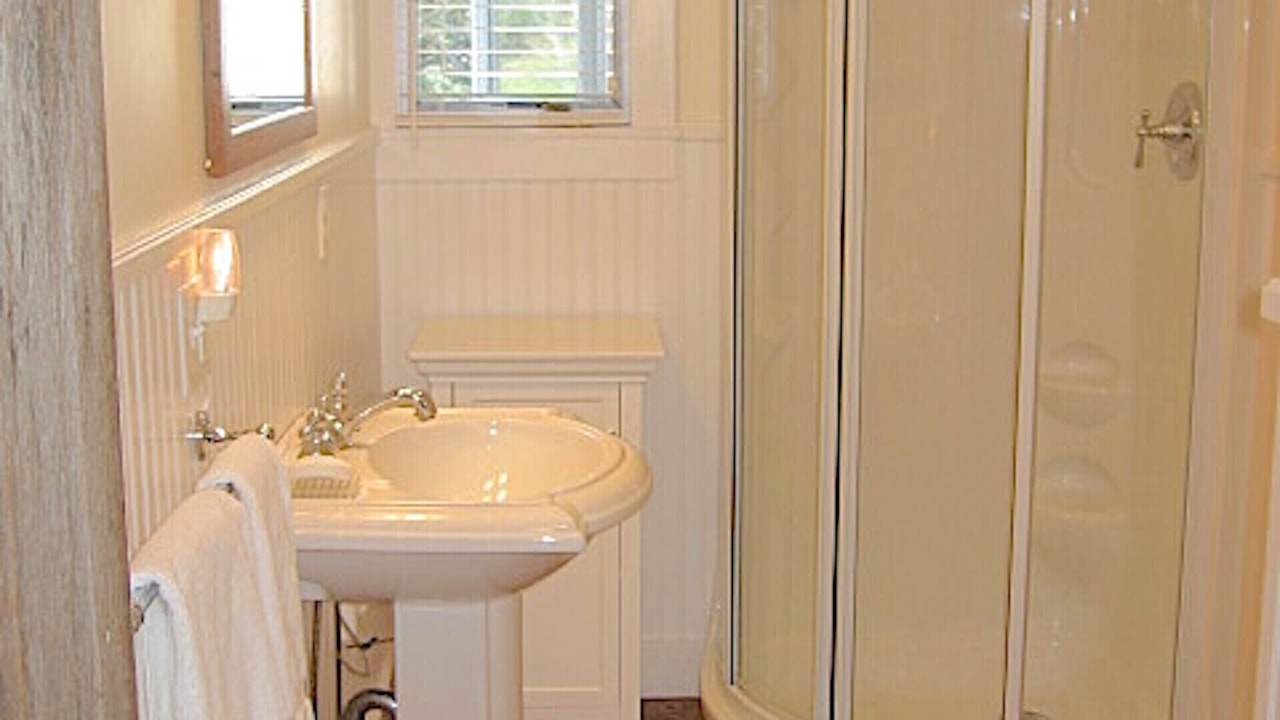Photo of Bathroom in Brooklin