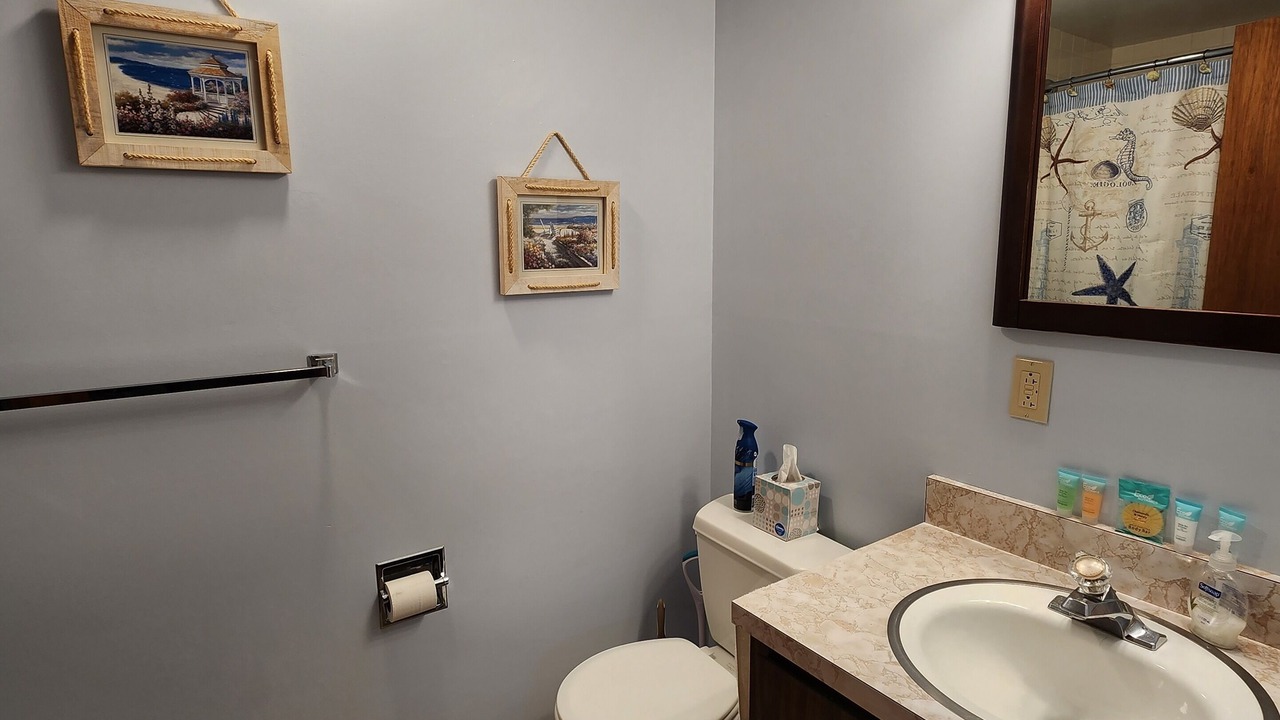 Photo of Bathroom in Fells Pond
