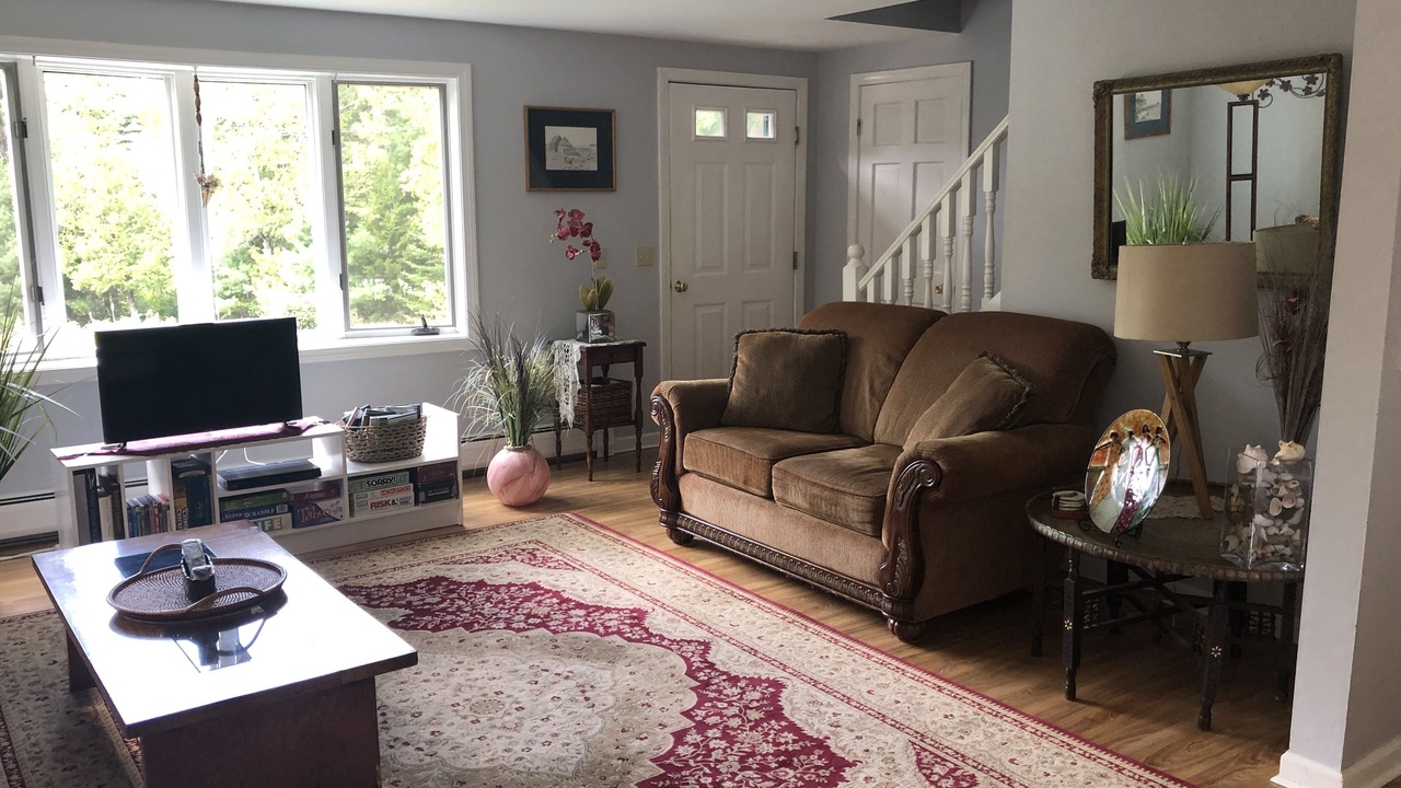Photo of Livingroom in Town Hill