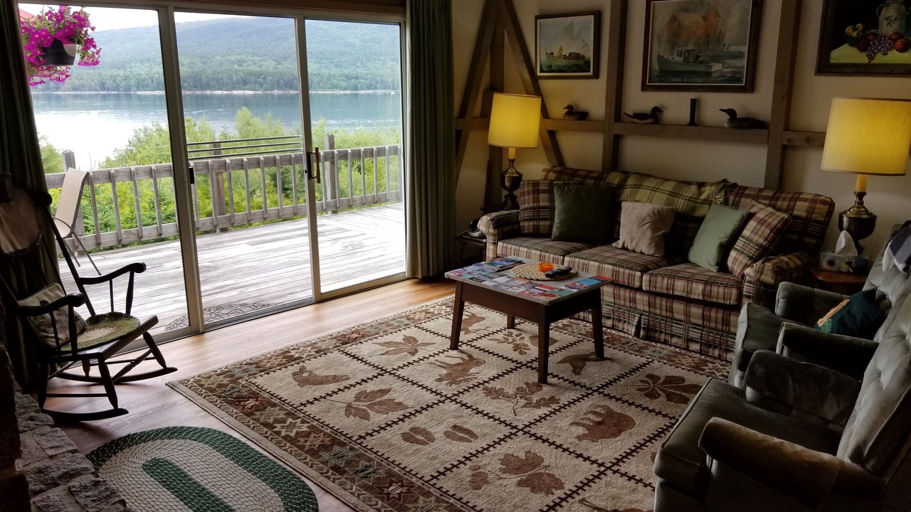 Photo of Livingroom in Hall Quarry