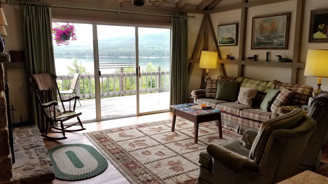 Photo of Livingroom in Hall Quarry