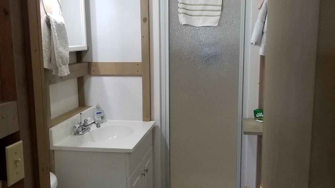 Photo of Bathroom in Hall Quarry