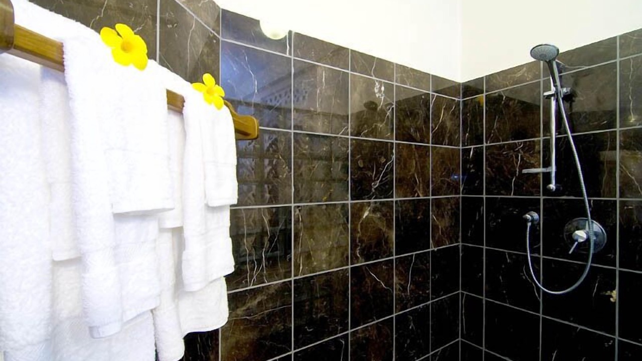Photo of Bathroom in Park Bay