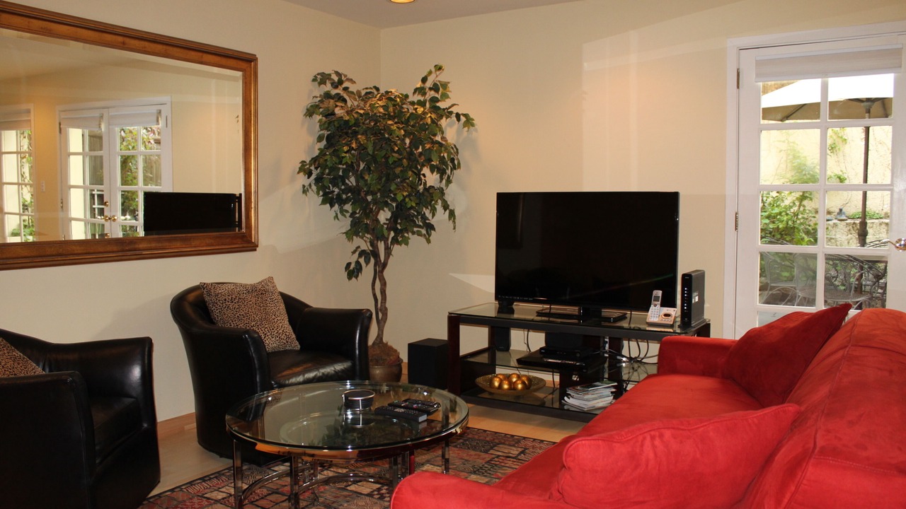 Photo of Livingroom in Lower Nob Hill