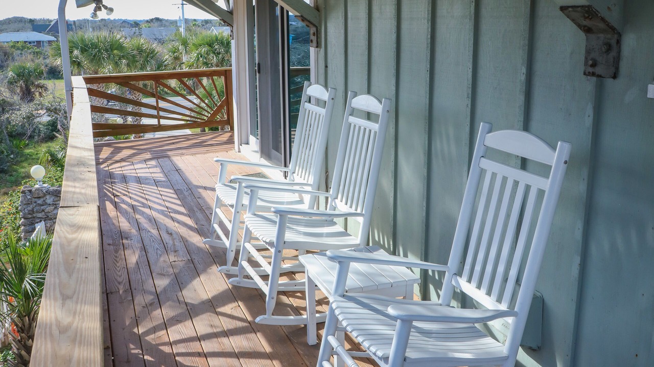 Photo of Patio Balcony in Crescent Beach