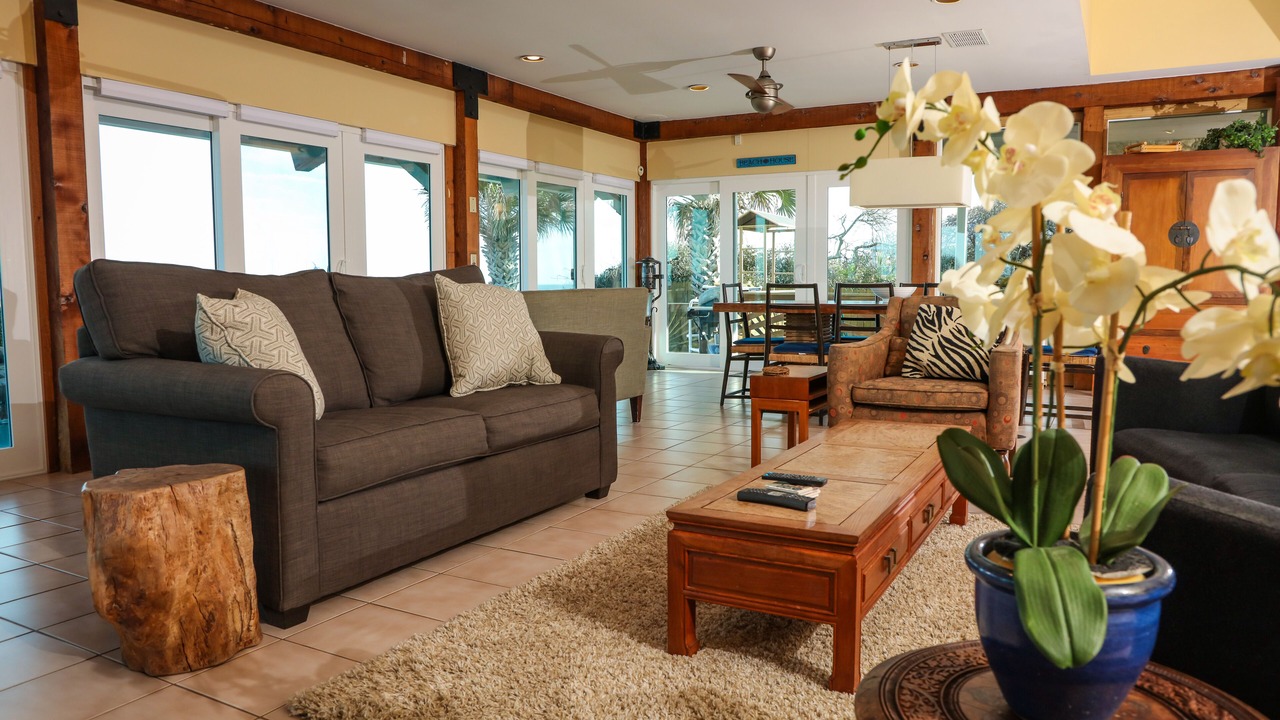 Photo of Livingroom in Crescent Beach