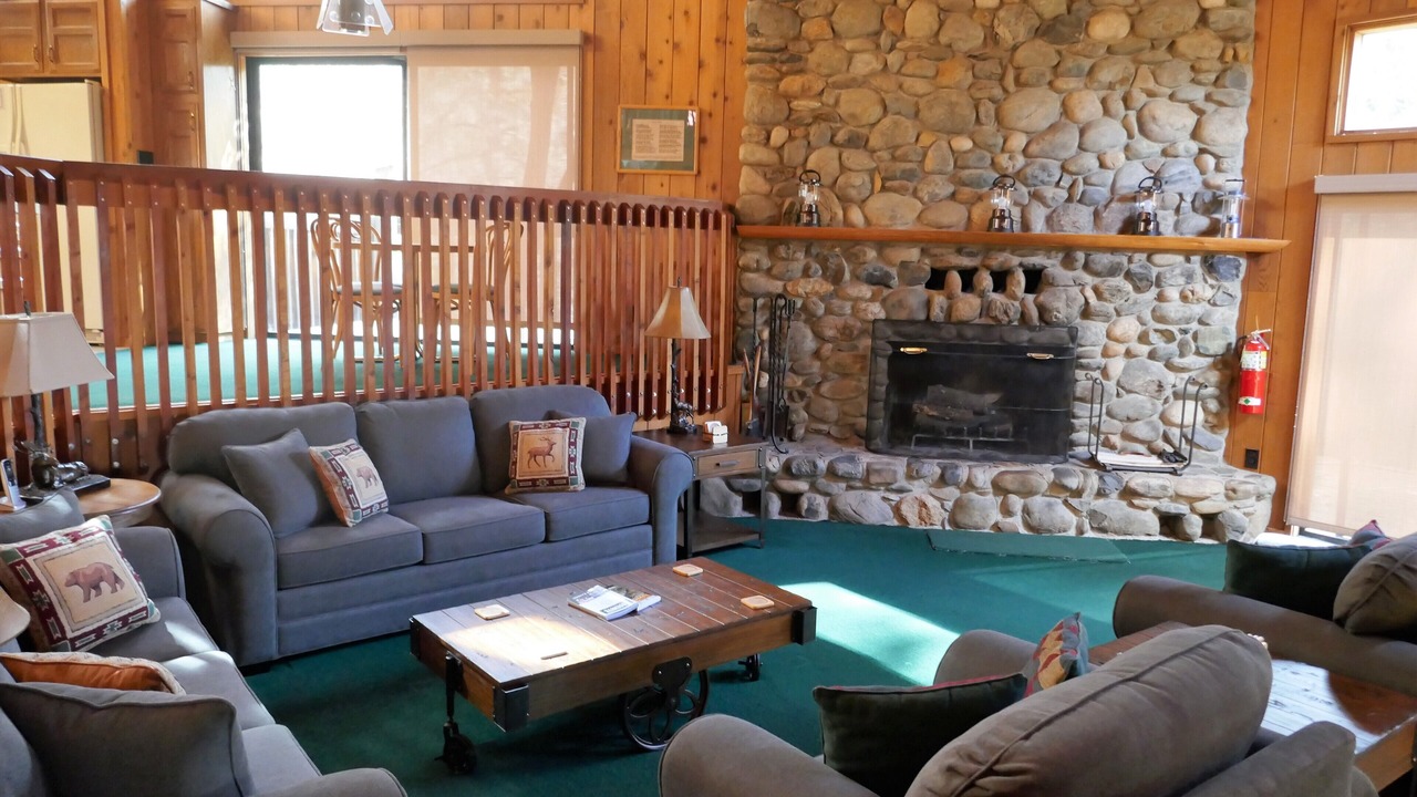 Photo of Livingroom in North Wawona