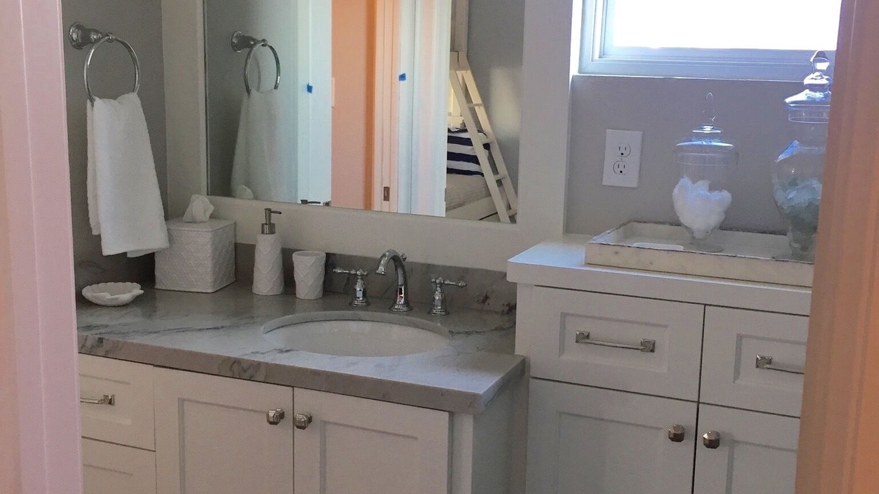 Photo of Bathroom in Pirates Beach