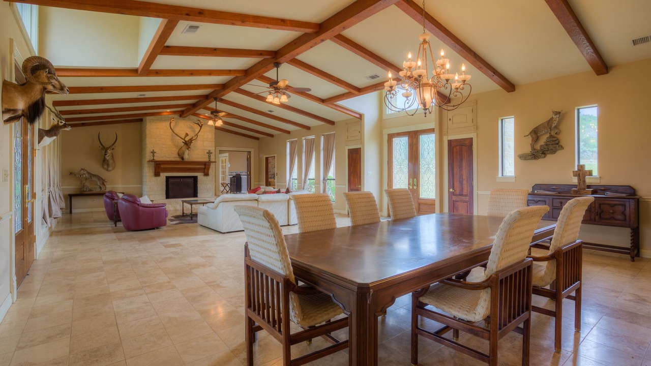 Photo of Bedroom in Uvalde