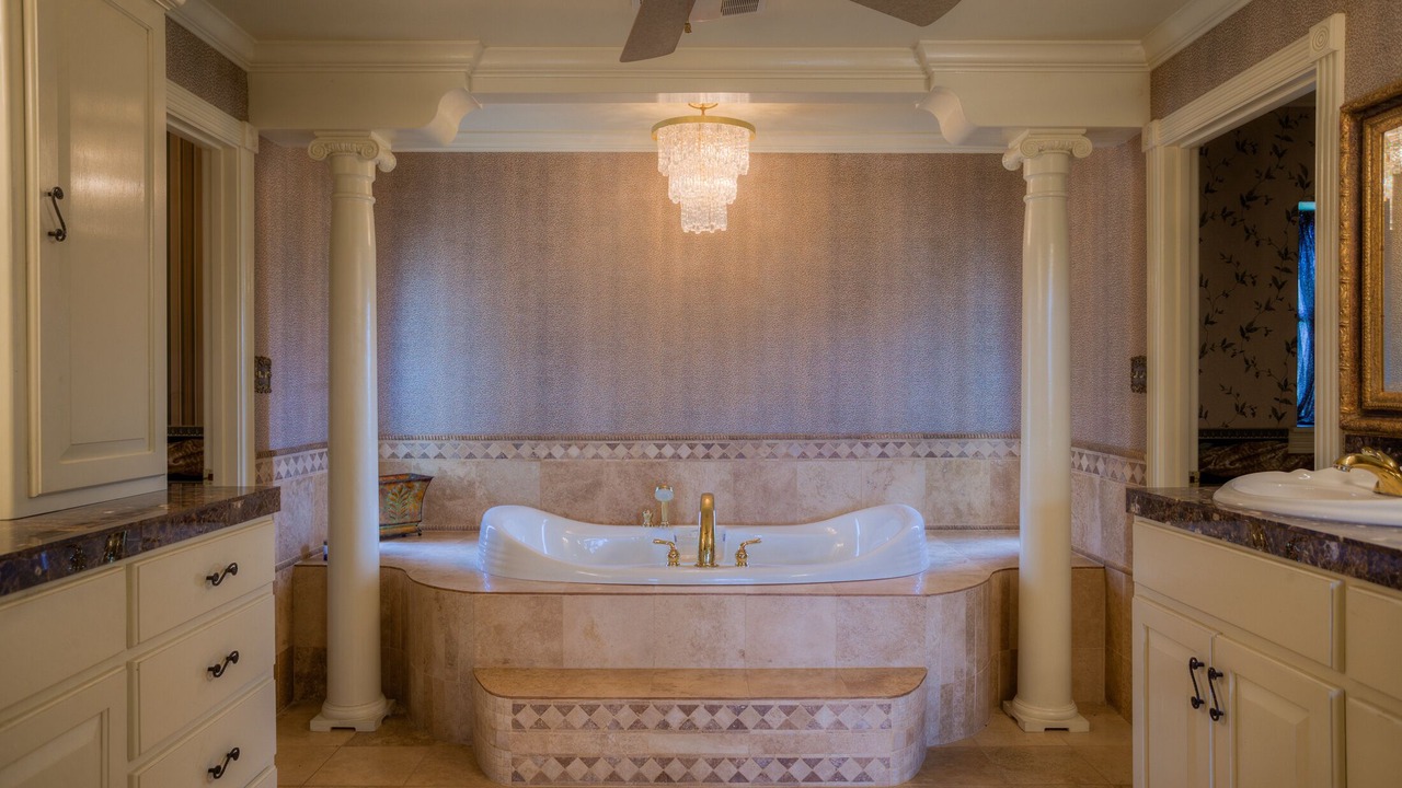 Photo of Bathroom in Uvalde
