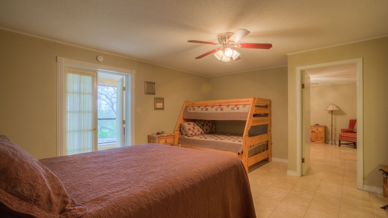 Photo of Bedroom in Uvalde