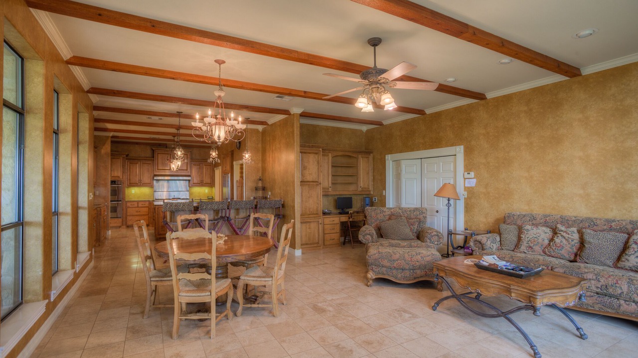 Photo of Bedroom in Uvalde