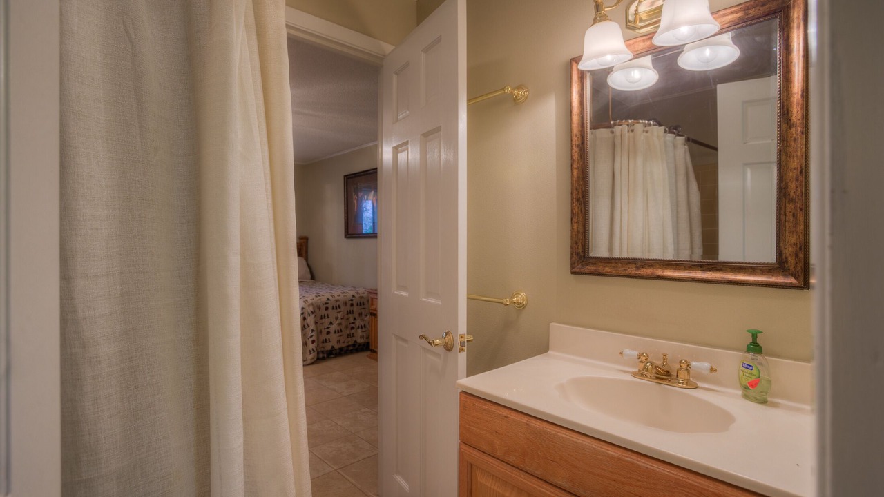 Photo of Bathroom in Uvalde