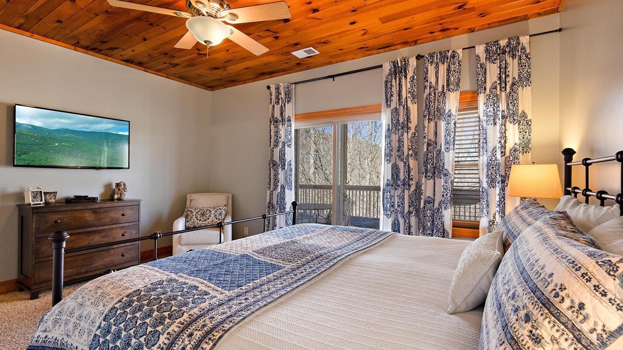 Photo of Bedroom in Beech Mountain