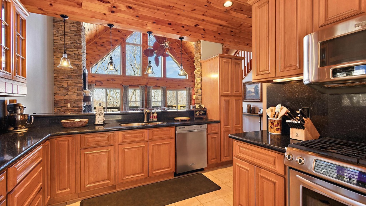 Photo of Kitchen in Beech Mountain
