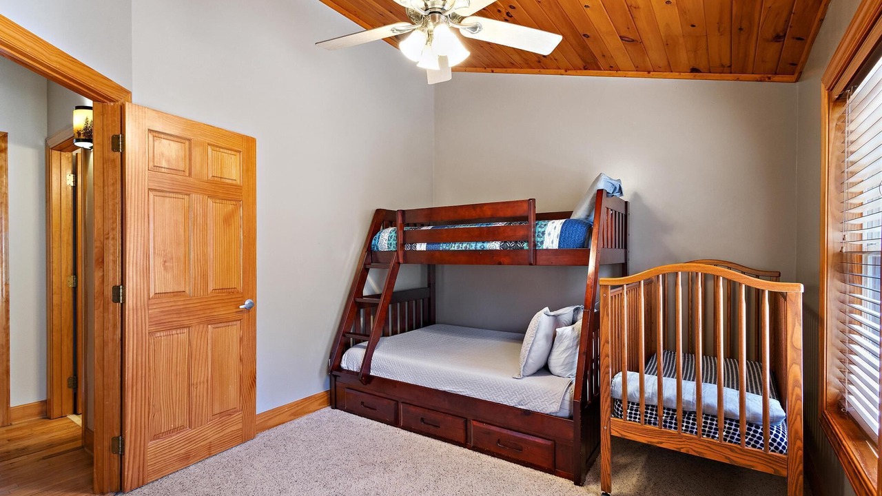 Photo of Bedroom in Beech Mountain