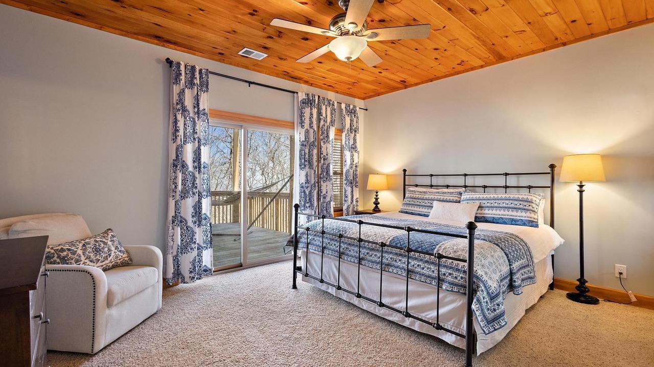 Photo of Bedroom in Beech Mountain