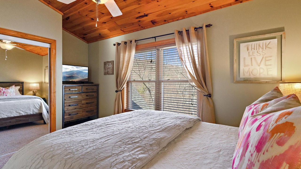 Photo of Bedroom in Beech Mountain
