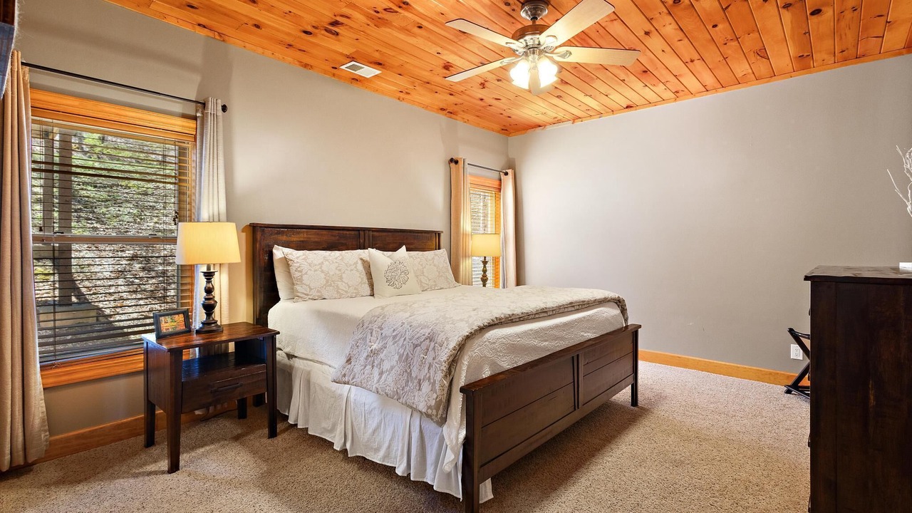 Photo of Bedroom in Beech Mountain