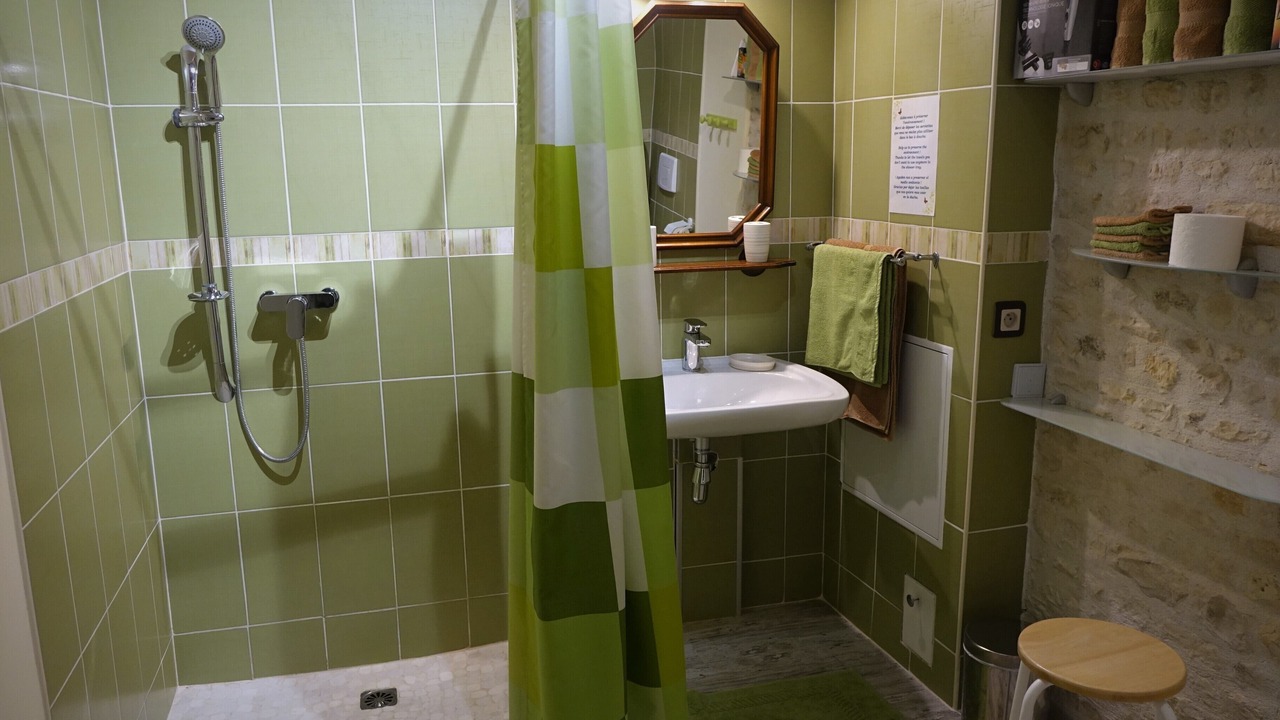 Photo of Bathroom in Andilly