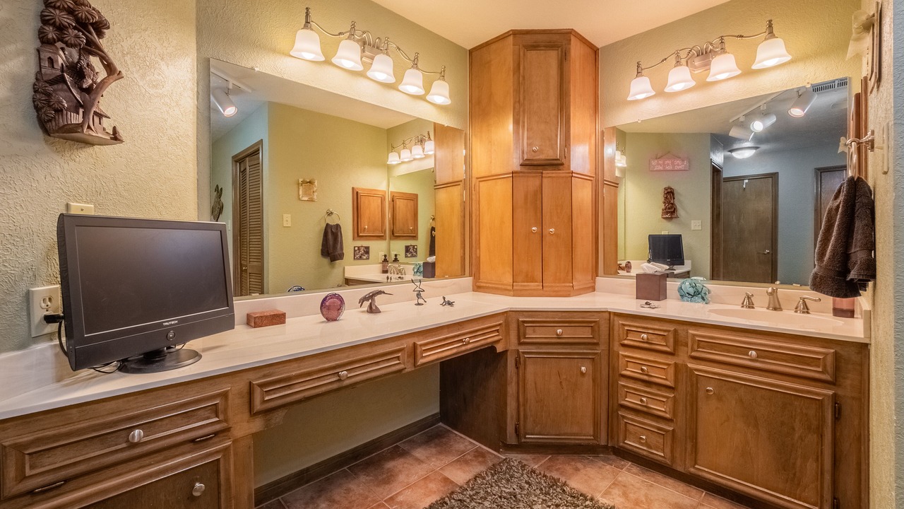 Photo of Bathroom in El Lago